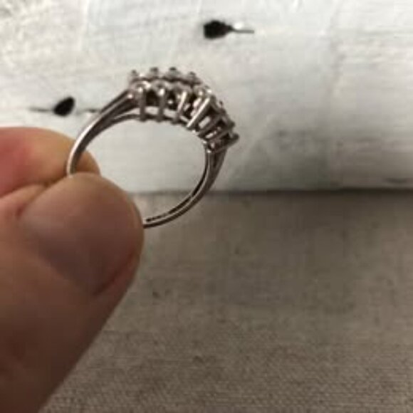 Vintage Sterling Silver Ring - Size 8 - Picture 3 of 6